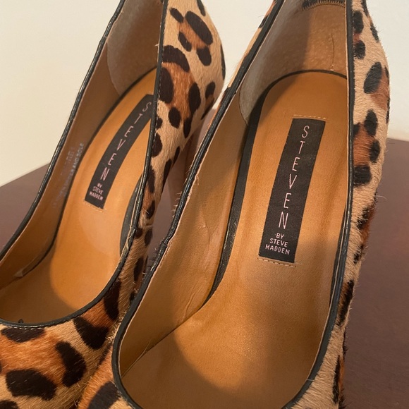 STEVEN by Steve Madden Leopard Print Pony Hair Pumps Heels Size 8.5 (run small) - Picture 4 of 7